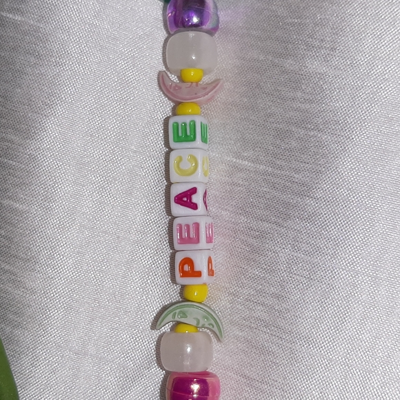 "PEACE" Bead Bracelet - Picture 3 of 4